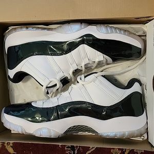 Jordan 11 low iridescent (easters)